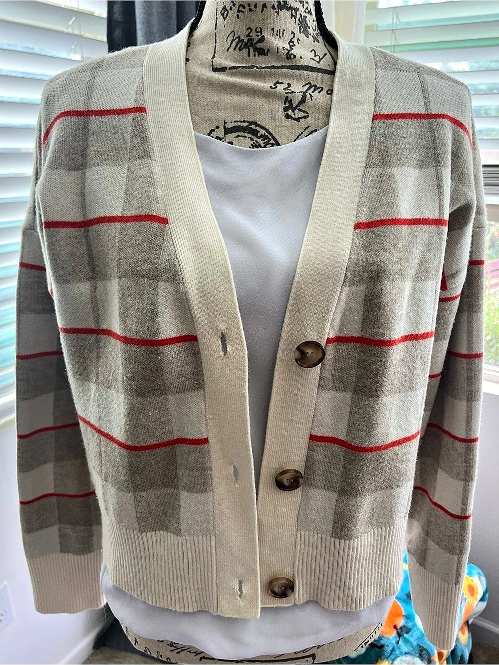 Cyrus Plaid Cardigan in Cream & Red Size Medium - Picture 5 of 8